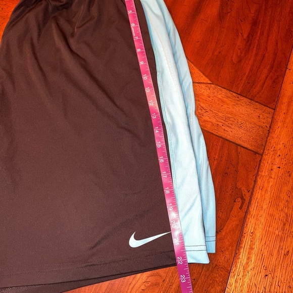 Nike Dry Fit two tone shorts - Picture 5 of 6